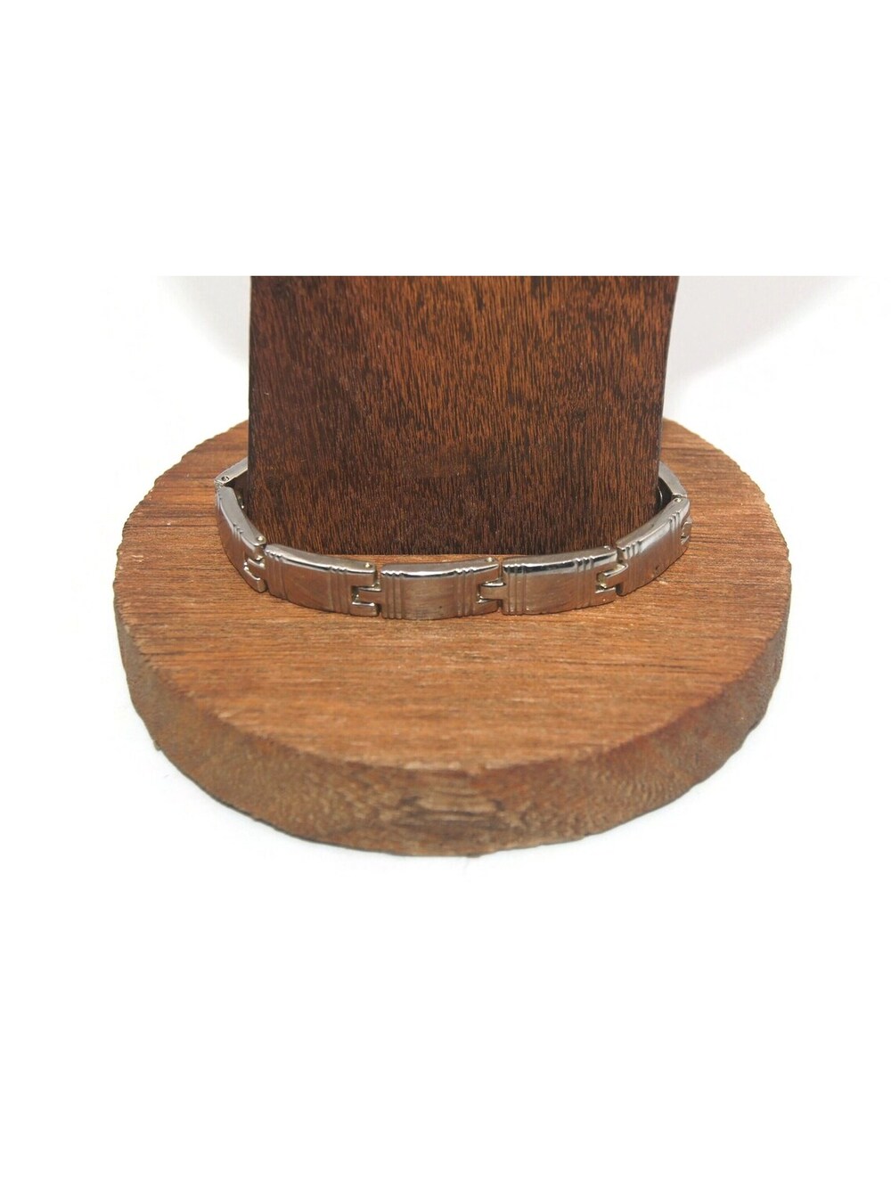 Vintage Silver Tone 7 1/2 Inch Link Bracelet with Hinged Clip Clasp.